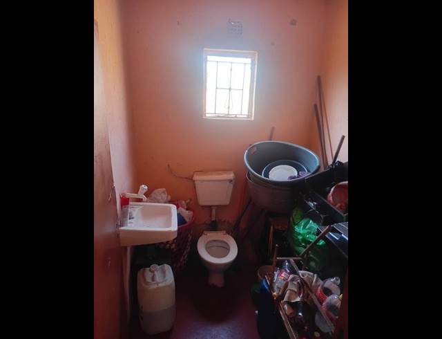 2 BEDROOM HOUSE FOR SALE IN TSAKANE